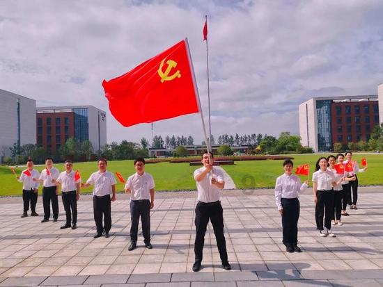 “烧钱”专业户,百济神州5年半亏损500亿!股价逆势跌3%!
