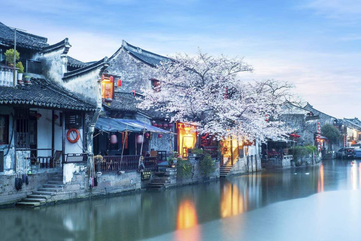 邓伦发文，并回复29位粉丝评论，暖心且搞笑